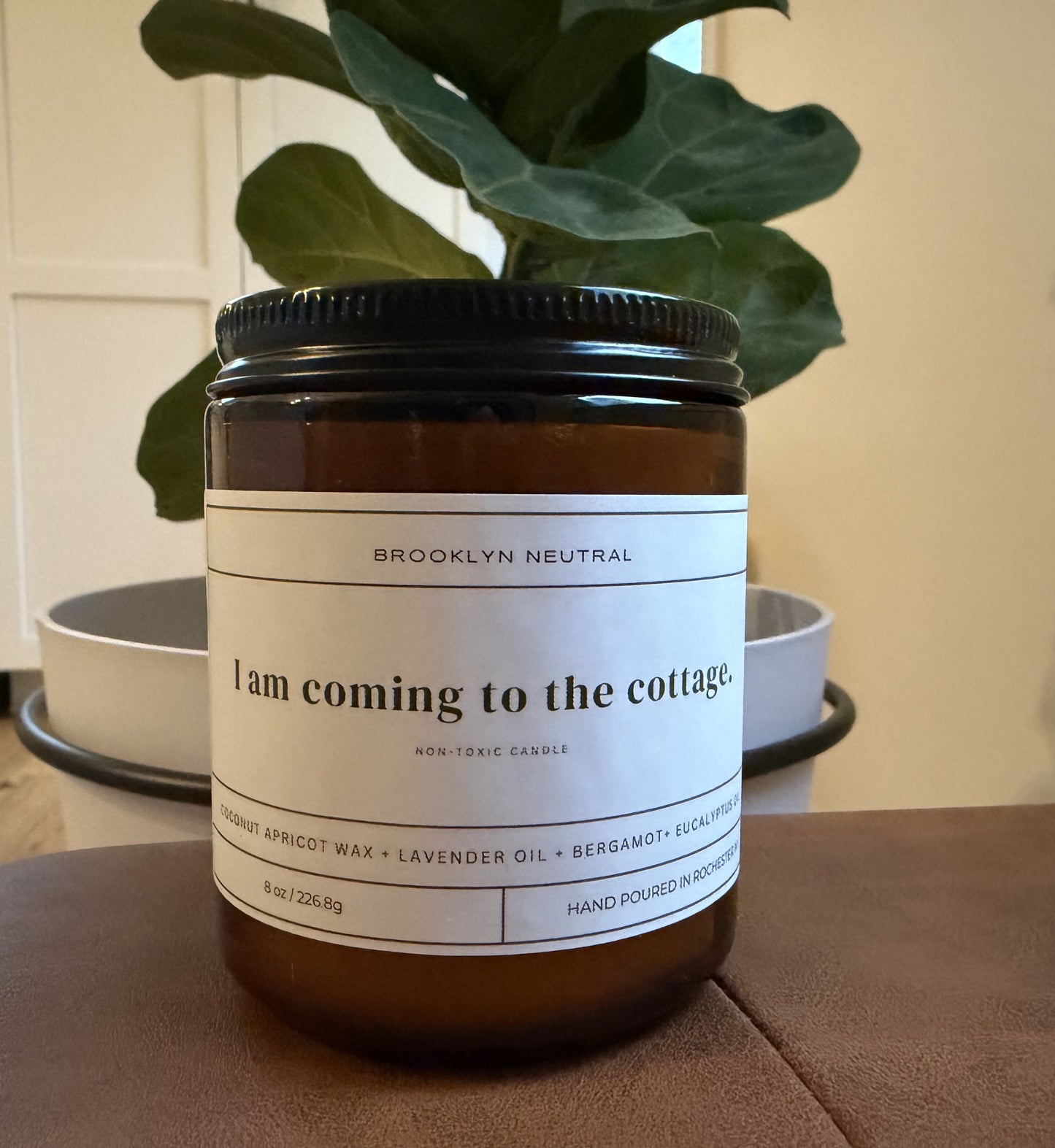 I'm coming to the cottage. Non-toxic candle